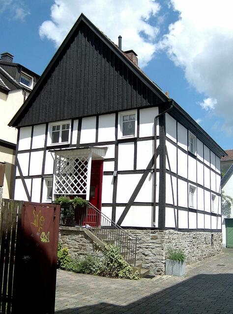 Ein anderes, sogenanntes "Bürgerhaus". Es befindet sich in der "Synagogengasse 5", Menden