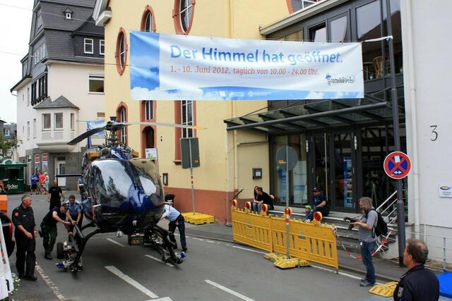 Anlieferung des Polizeihubschraubers (31.5.2012)