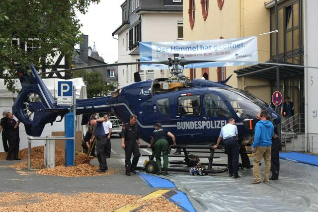 Einparken des Hubschraubers (31.5.2012)