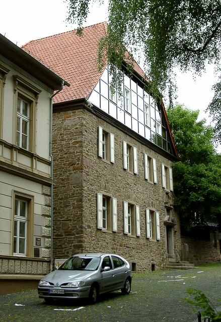 1571 wurde das "Schmittmannhaus" durch den Richter Peter Schmittmann erbaut, 1648 erweitert. Von 1864 bis 1886 diente es als Rathaus, 2006 wurde es renoviert.