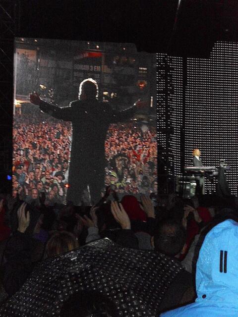 Elton John dirigiert das Auditorium