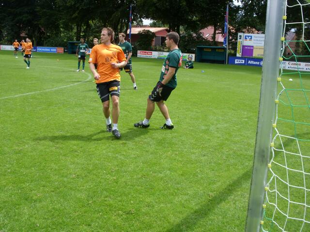 Spielszenen RSE - TSV Hannover-Burgdorf; Lars Lehnhoff und Hendrik Pollex.