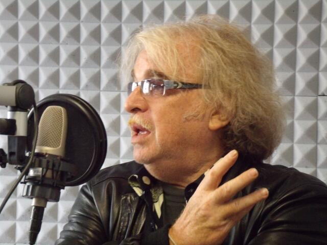 Bernhard Paul lobte zudem auch die Musikauswahl von LeineHertz 106einhalb und ließ es sich nicht nehmen "Sufin USA" von den "Beach Boys" anzumoderieren.
