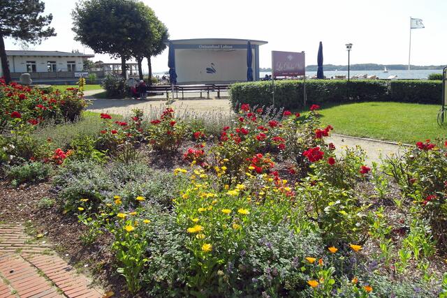 Die "Musikmuschel" an der Promenade von Laboe