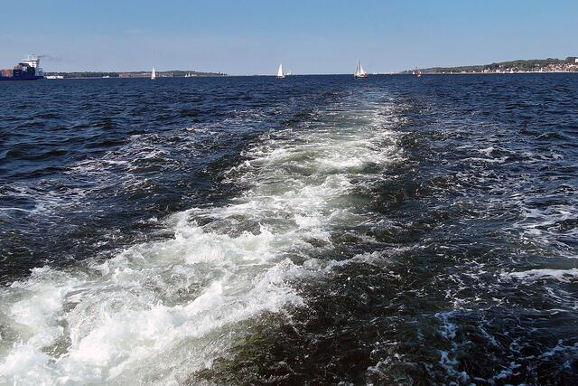 Dauer der "Mini-Kreuzfahrt" Bahnhofsbrücke-Laboe ca. 1 Stunde 15 Minuten