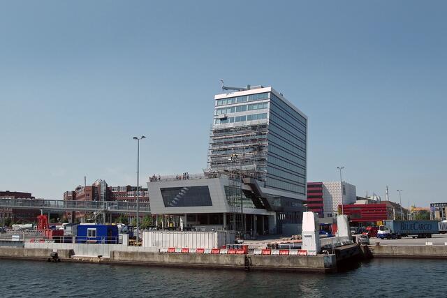 Terminal der Stena-Line am Schwedenkai, davor die Aussichtsterrasse