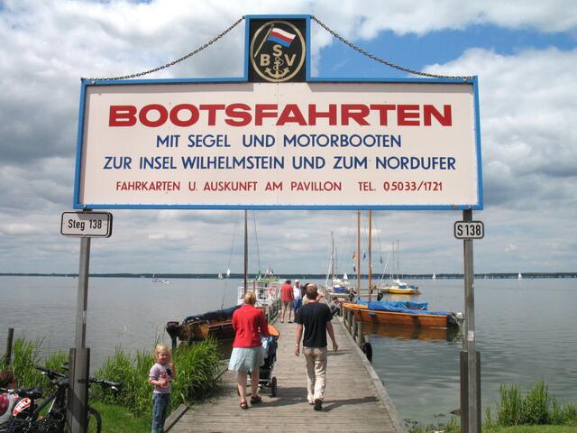 Längst sind die Touristen da und erfüllen Steinhude mit Leben.