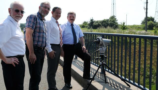 Karl-Rudolf Schön (1. Beigeordneter Gem. Fernwald), Dirk Haas (Kreisbeigeordneter und Vertreter von Landrätin Anita Schneider), Bürgermeister Stefan Bechthold sowie Manfred Schweizer (Polizeipräsident Mittelhessen)
