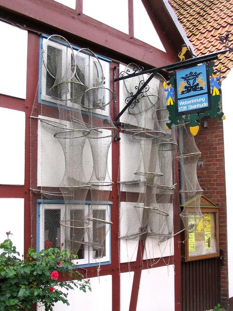 Einst war Steinhude ein Fischerdorf, und auch heute gibt es noch Fischer am See.