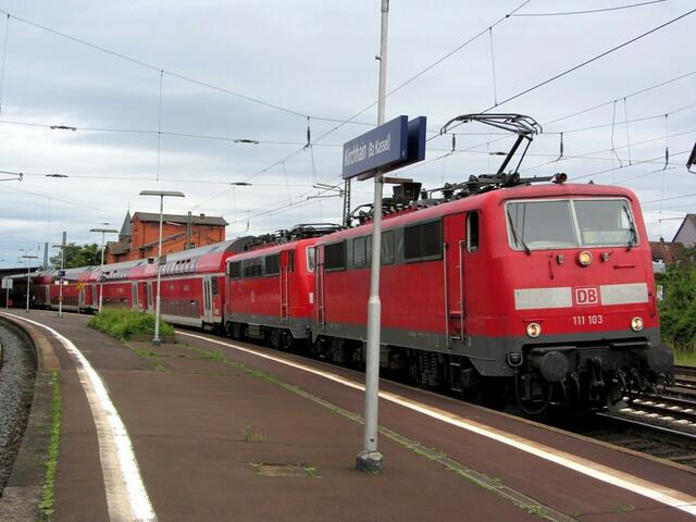 Nur bis Kirchhain gekommener RegionalExpress mit zwei Loks