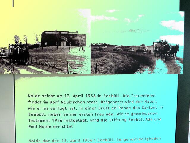 DOKU Vitrine Museum NOLDE Seebüll: 1956 stirbt NOLDE - Grab in GRUFT heute am Rande des E.N.-Gartens: Entdecken Sie die farbfrohe Welt des berühmten nordfriesischen Malers Emil Nolde in Seebüll. OHNE mit eigenem AUTO nach Sebüll fahren zu müssen:

Die neg, NOB und NVB bringen Sie mit dem günstigen KOMBITICKET hin. Das Kombiticket zur Nolde Stiftung Seebüll (Museum) beinhaltet auch den Eintritt ins Museum.