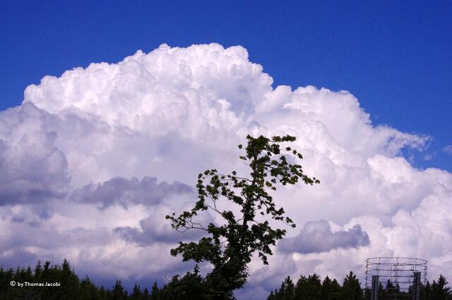 Eine Riesenwolke über dem Hochplateau.