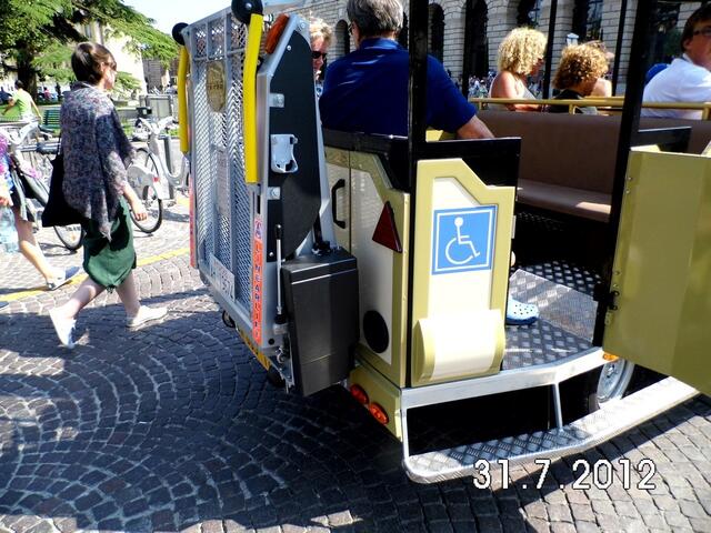 Anbau für 1 Rollstuhl zur Teilnahme an einer Stadtrundfahrt