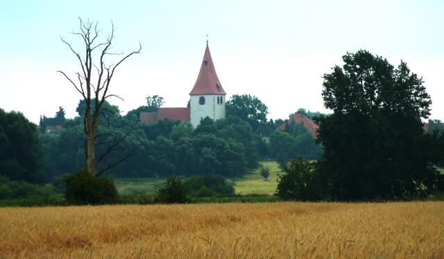 Blick hinüber nach Isernhagen KB und die Marienkirche