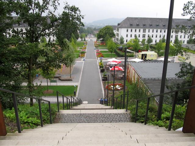 Wie geschrieben. Wir heben Zickzack hinauf. Hier der 1. Absatz mit Blick nach unten auf die "Himmelstreppe".