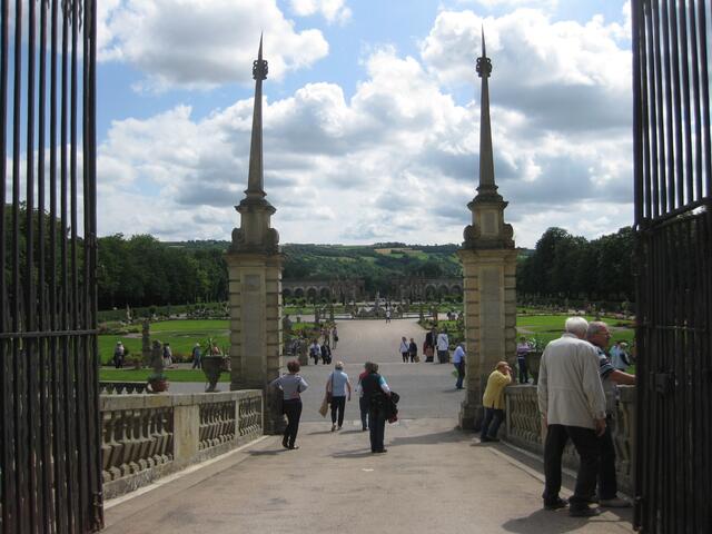 Der Barockgarten von Schloss Weikersheim lud zum Flanieren ein. | Foto: Klaus Schlosser