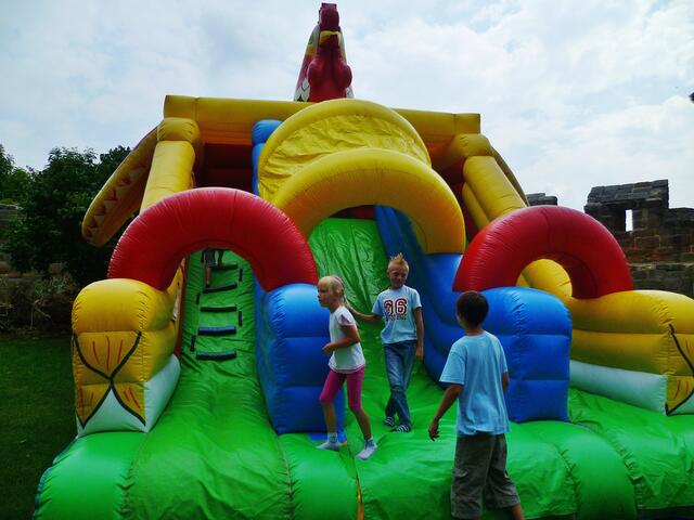 Eine Hüpfburg interessanter wie die andere !