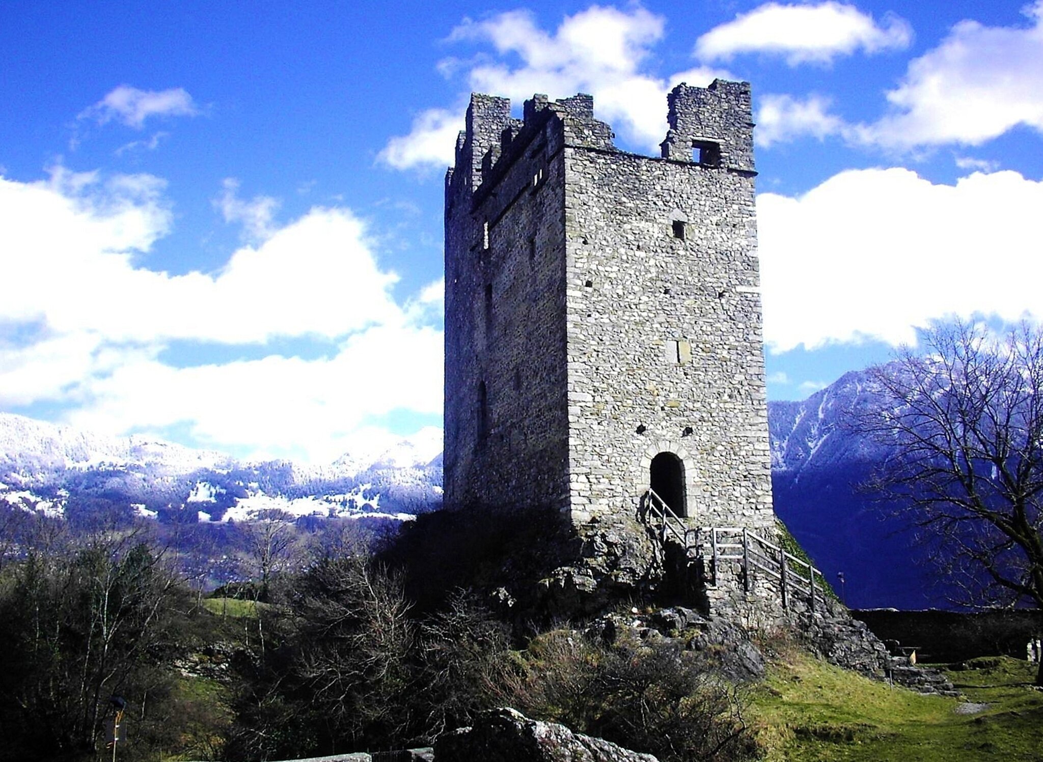 Burgruine Wartau im Kanton St. Gallen in der Schweiz ! Nebra (Unstrut)