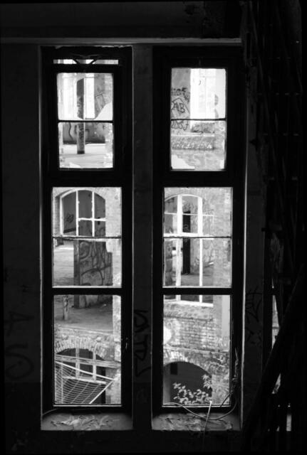 Durchblick zum anderen Gebäude