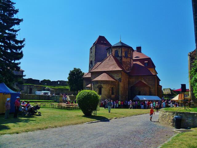 Großer Ferienspaßandrang im Burghof !