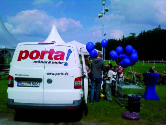 Andrang zum Ballonweitflugwettbewerb.