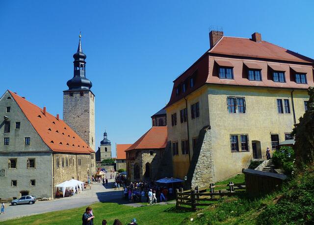 Großer Ferienspaßandrang im Burghof !