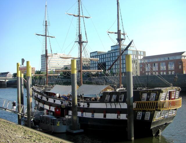 Die " Admiral Nelson "