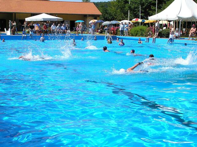 das schönste und schönst gelegene Schwimmbad Nordhessens - die Landauer "Badeanstalt"