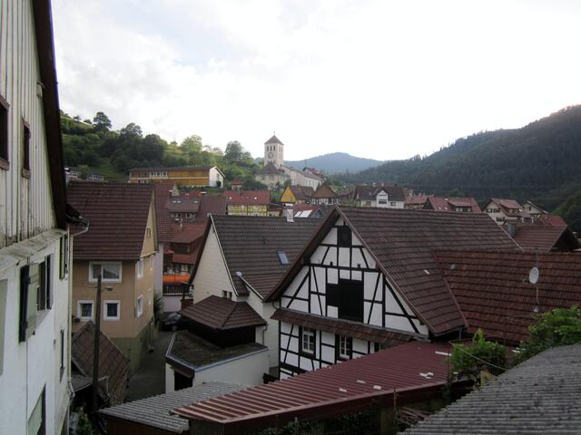 Im Ort gibt es noch viele Fachwerkhäuser alemannisch-fränkischen Stils.