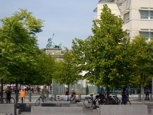 Richtung Branderburger Tor