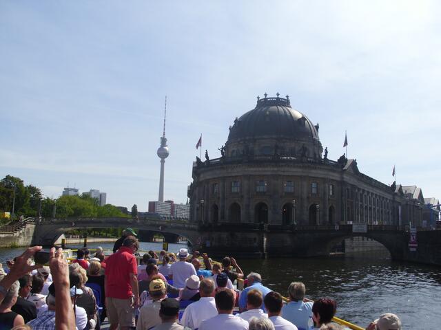 Museumsinsel mit Fernsehturm am Alexanderplatz