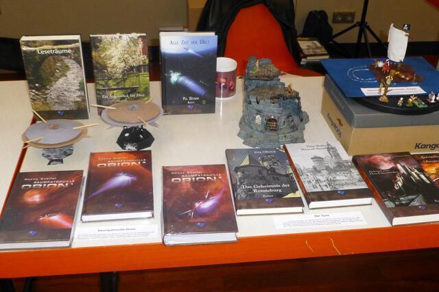 verlag saphir im stahl mit modellen zu seinen büchern
