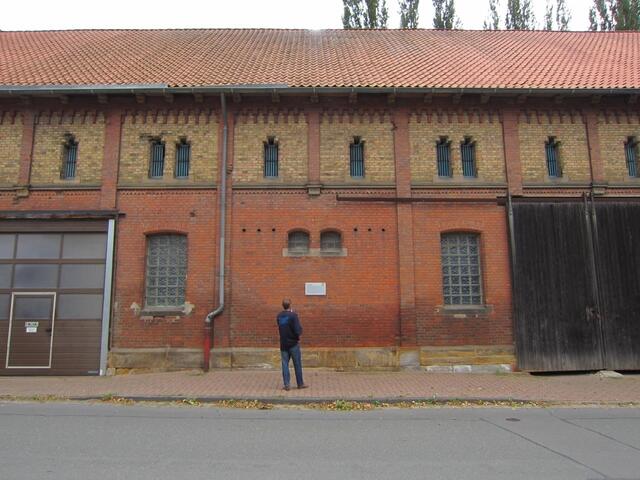Hier geht es um die großen Scheunen und Ställe im Dorf