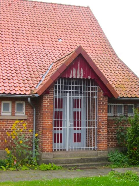 Eingang zum Archiv - sehr gut gesichert!