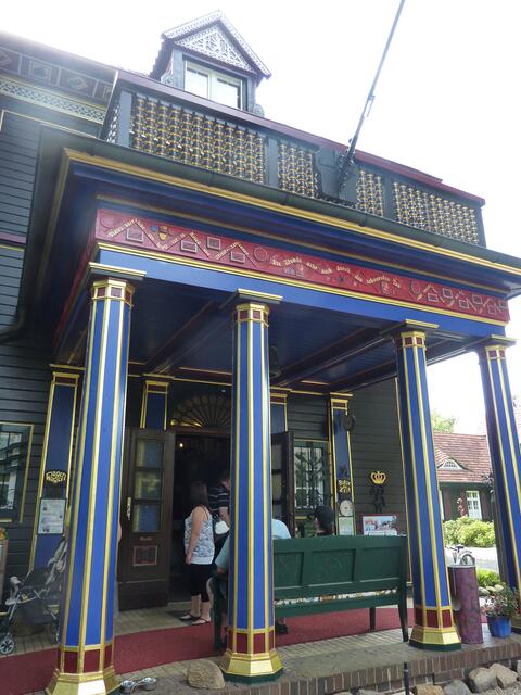 Beim Eingangsbereich starten die ca. 1 - 1,5 stündigen Führungen.