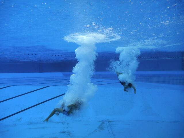 Turmspringen „Zehnertotal“ am 26. August 2012 im Freibad der Genossenschaft Hänigsen. Foto: Taucher der Abteilung Tauchen im TSV Friesen Hänigsen.