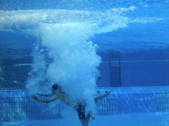 Turmspringen „Zehnertotal“ am 26. August 2012 im Freibad der Genossenschaft Hänigsen. Foto: Taucher der Abteilung Tauchen im TSV Friesen Hänigsen.