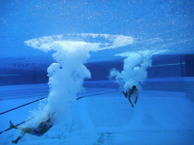 Turmspringen „Zehnertotal“ am 26. August 2012 im Freibad der Genossenschaft Hänigsen. Foto: Taucher der Abteilung Tauchen im TSV Friesen Hänigsen.