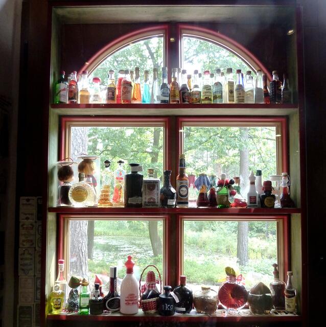 Natur durch Flaschen gesehen