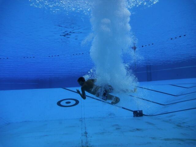Turmspringen „Zehnertotal“ am 26. August 2012 im Freibad der Genossenschaft Hänigsen. Foto: Taucher der Abteilung Tauchen im TSV Friesen Hänigsen.