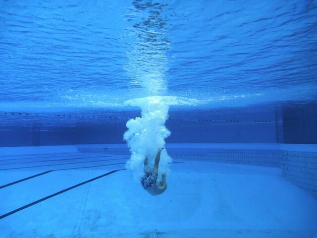 Turmspringen „Zehnertotal“ am 26. August 2012 im Freibad der Genossenschaft Hänigsen. Foto: Taucher der Abteilung Tauchen im TSV Friesen Hänigsen.