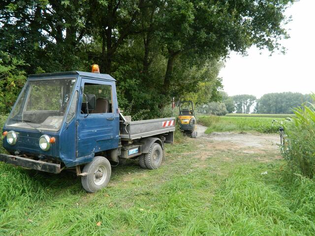 Der Verbindungsweg zwischen Eschenweg und Redener Strasse wird mit Mineralgemisch Winterfest gemacht.