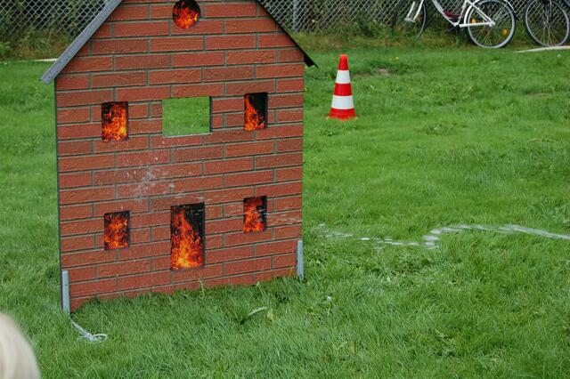 und das von Phillip Opitz gebaute Brandhaus wurde gelöscht