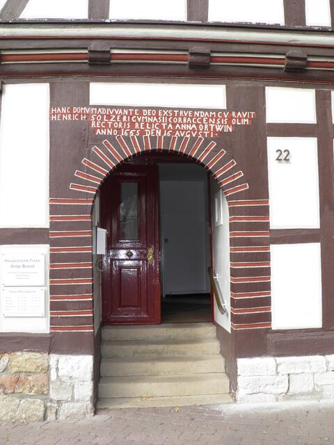 offengestanden recht einladend