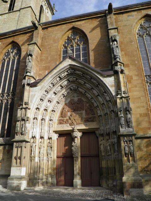 auch das Haus Gottes hat einen schönes Portal - Südansicht vom Kilian