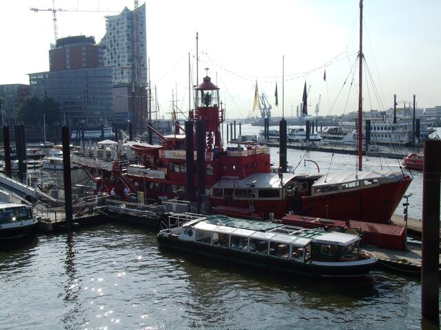 Das ehem. Feuerschiff ist heute ein Hotel