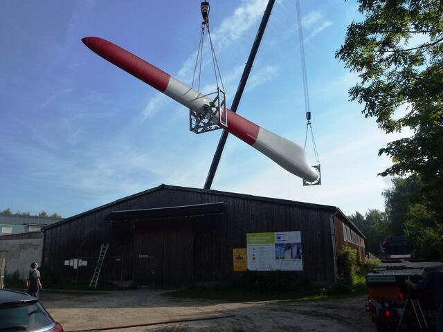 Ganz langsam über die Halle