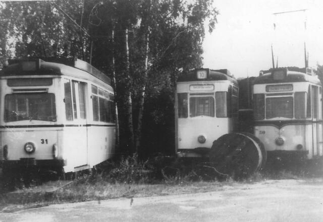 nicht einsatzfähige Triebfahrzeuge stelltre man im alten Gaswerk, Weißenfelser Straße ab (1982) | Foto: Helmut Reich