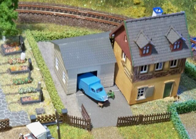 Wohngrundstück mit Autoreparatur