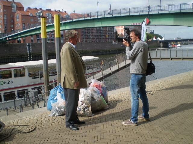 BUND-Aktion an der Weser in Bremen am 5. September 2012